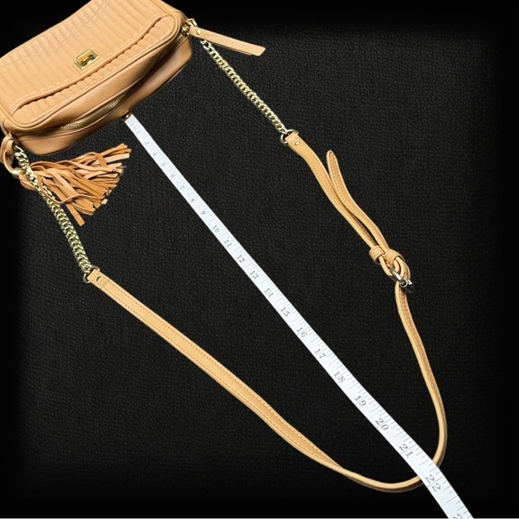 ISAAC Mizrahi Quilted Tan Leather Camera Style Crossbody Bag - Picture 16 of 16